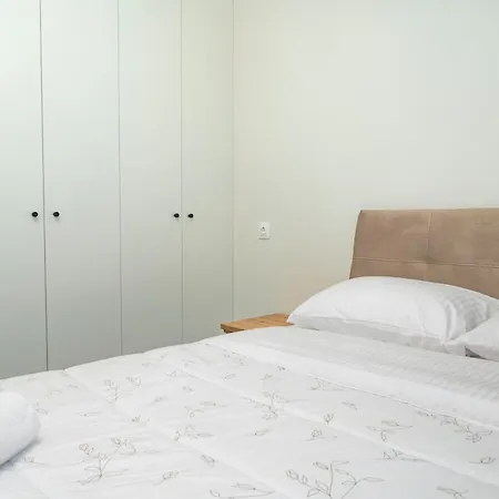 Poseidon 5 Apartment